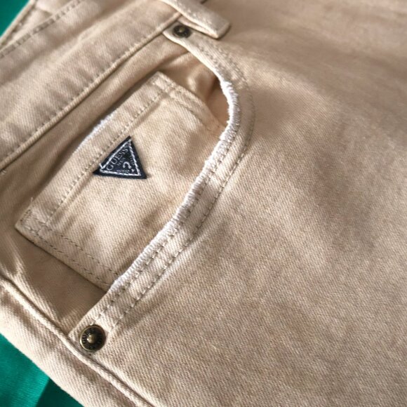 Guess Jeans - Picture 2 of 6